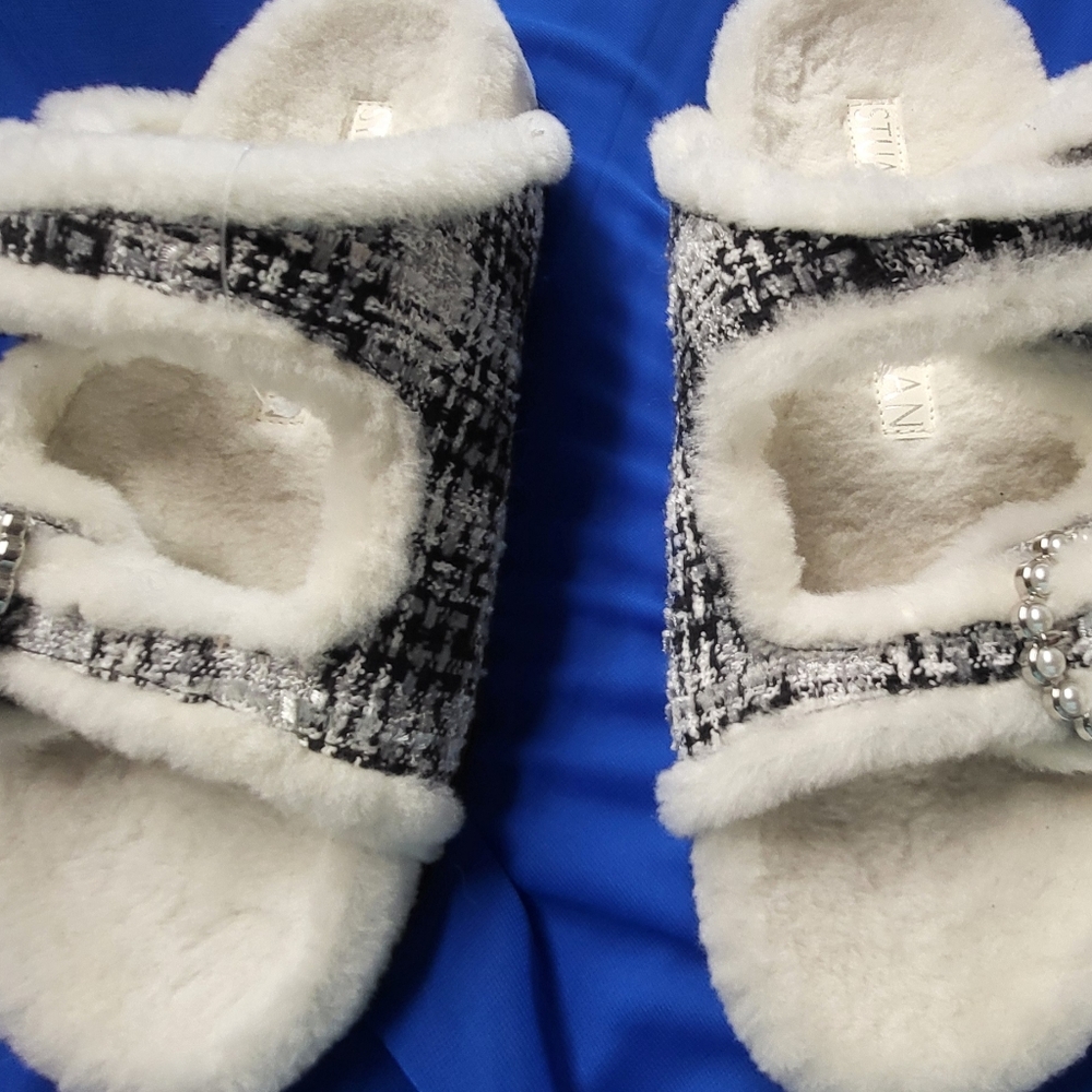 Stuart Weitzman sandals 🖤